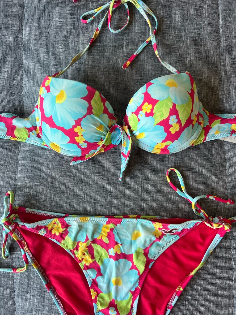 Hollister Floral Push-Up Bikini Set - Picture 2 of 2